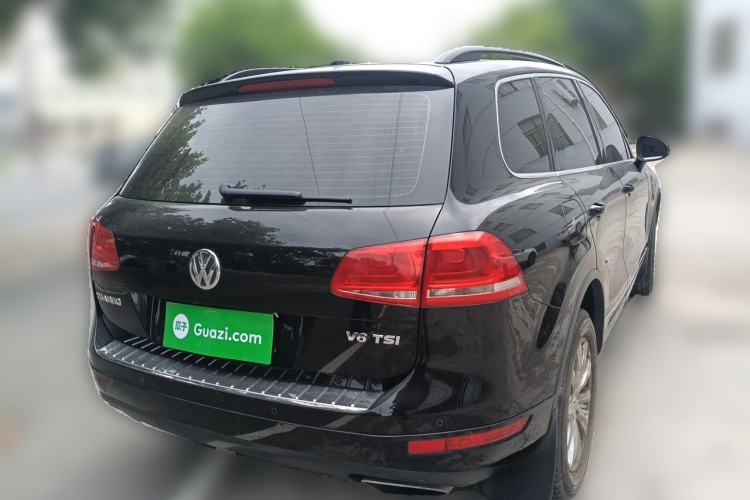 Used Volkswagen Touareg 2011 3.0 TSI Comfort Version Rear Right 45 Deg