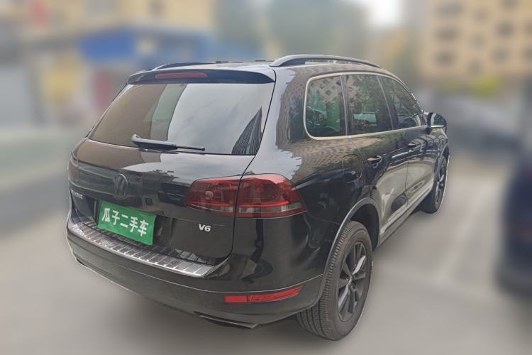 Used Volkswagen Touareg 2011 3.0 TSI High-End Version Rear Right 45 Deg