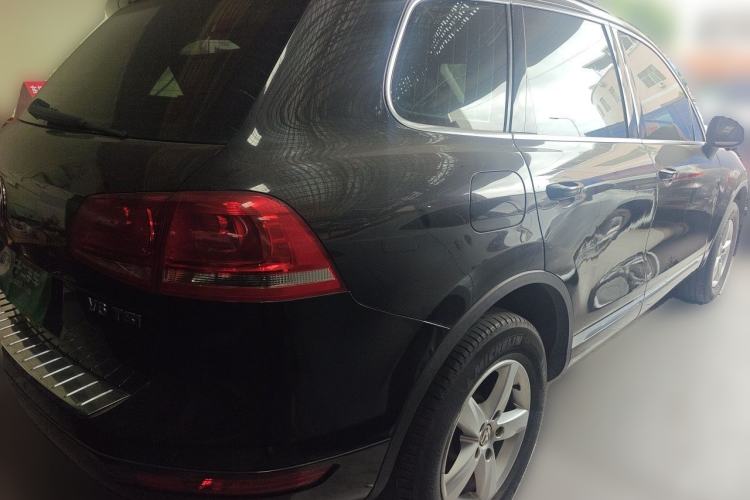 Used Volkswagen Touareg 2011 3.0 TSI Comfort Version Rear Right 45 Deg