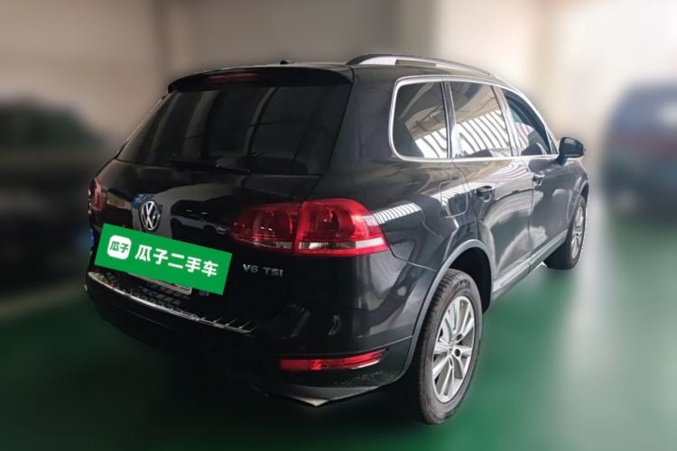 Used Volkswagen Touareg 2011 3.0 TSI High-End Version Rear Right 45 Deg