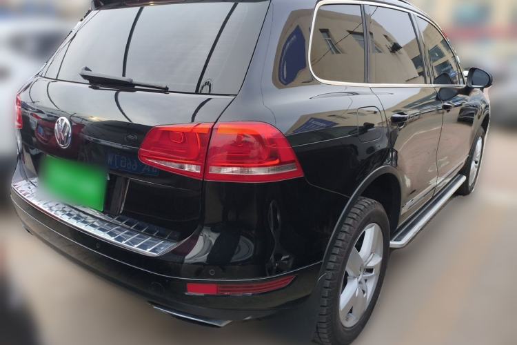 Used Volkswagen Touareg 2011 3.0 TSI High-End Version Rear Right 45 Deg