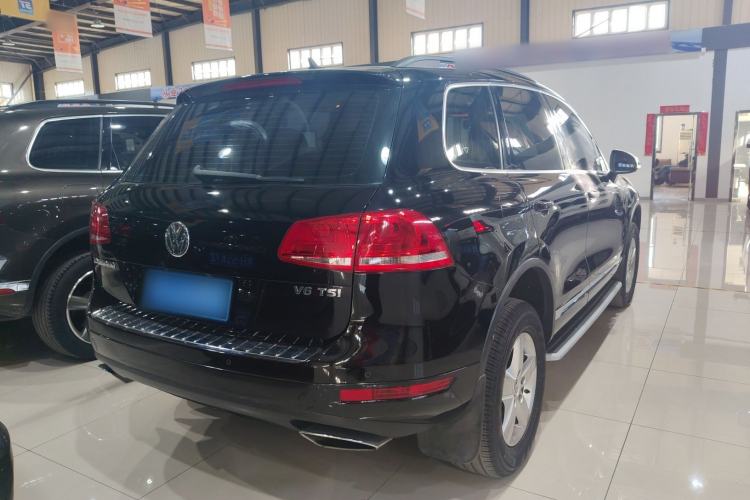 Used Volkswagen Touareg 2011 3.0 TSI Comfort Version Rear Right 45 Deg