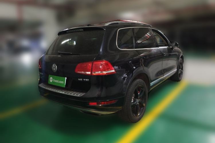 Used Volkswagen Touareg 2011 3.0 TSI Comfort Version Rear Right 45 Deg