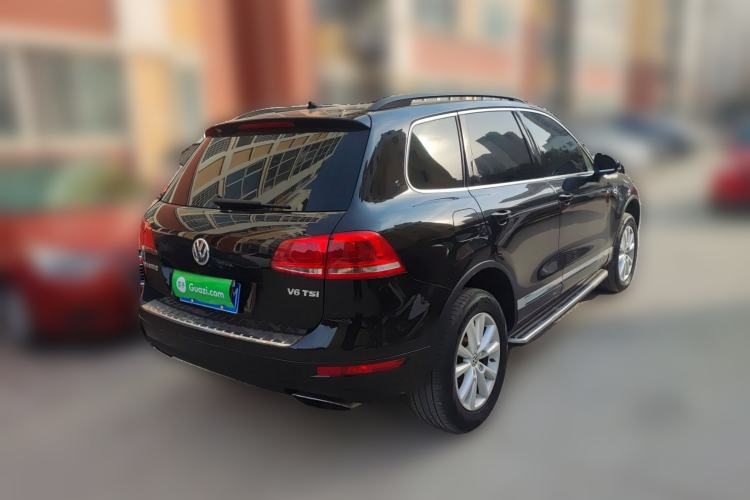 Used Volkswagen Touareg 2011 3.0 TSI High-End Version Rear Right 45 Deg