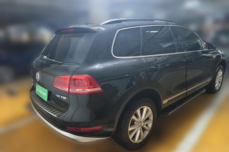 Used Volkswagen Touareg 2011 3.0 TSI High-End Version Rear Right 45 Deg