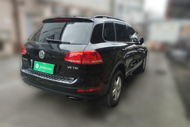 Used Volkswagen Touareg 2011 3.0 TSI Comfort Version Rear Right 45 Deg