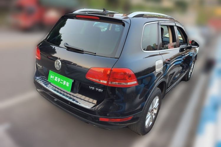 Used Volkswagen Touareg 2011 3.0 TSI High-End Version Rear Right 45 Deg