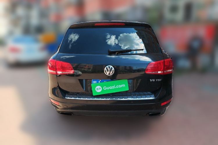 Used Volkswagen Touareg 2011 3.0 TSI High-End Version Rear