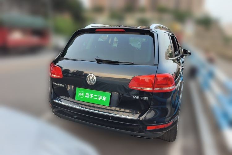 Used Volkswagen Touareg 2011 3.0 TSI High-End Version Rear