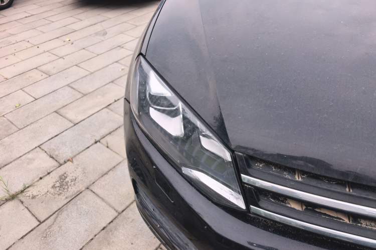Used Volkswagen Touareg 2011 3.0 TSI Standard Version Right Front Headlight