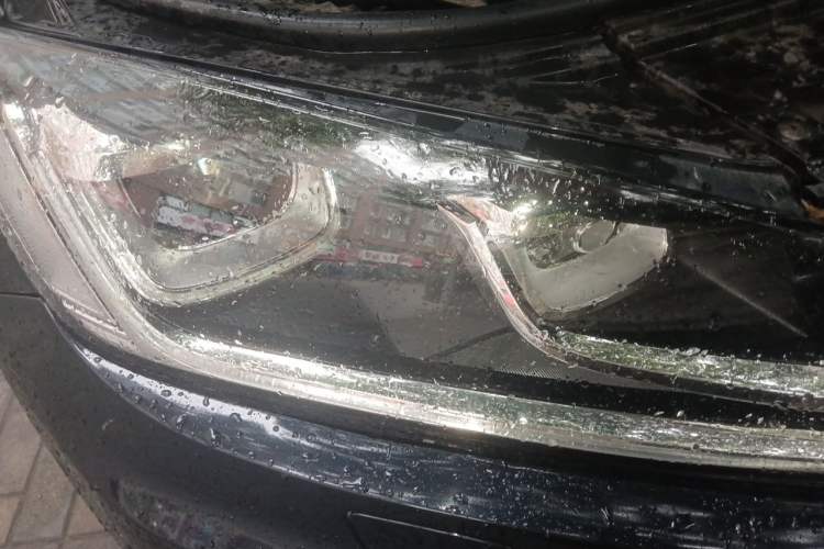 Used Volkswagen Touareg 2011 3.0 TSI Luxury Edition Right Front Headlight