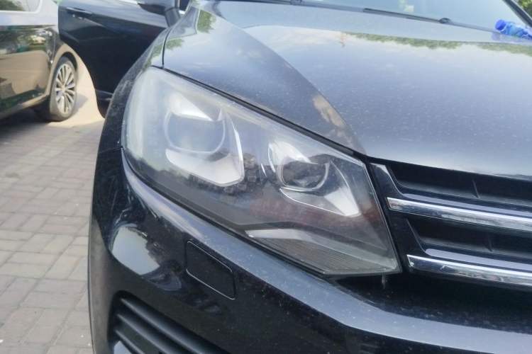 Used Volkswagen Touareg 2011 3.0 TSI Standard Version Right Front Headlight