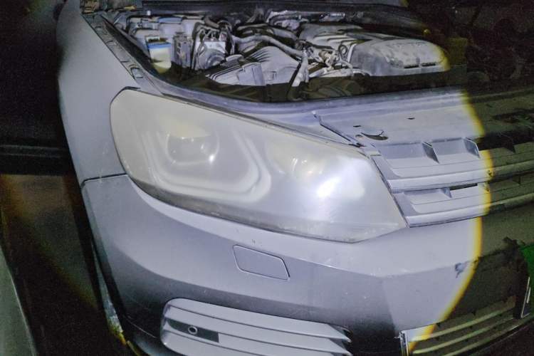 Used Volkswagen Touareg 2011 3.0 TSI Standard Version Right Front Headlight