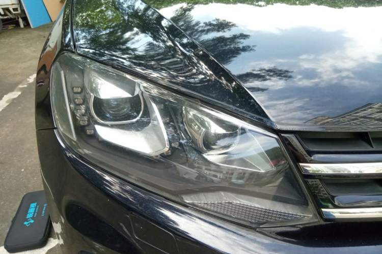 Used Volkswagen Touareg 2011 3.0 TSI Standard Version Right Front Headlight