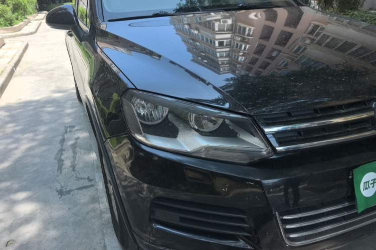 Used Volkswagen Touareg 2011 3.0 TSI Standard Version Right Front Headlight