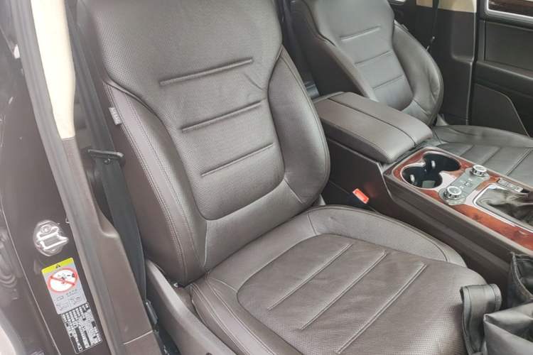 Used Volkswagen Touareg 2011 3.0 TSI Comfort Version Right Front Seat