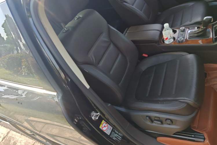 Used Volkswagen Touareg 2011 3.0 TSI Comfort Version Right Front Seat