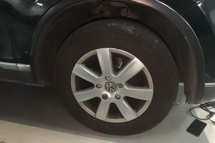 Used Volkswagen Touareg 2011 3.0 TSI Standard Version Right Front Wheel Hub