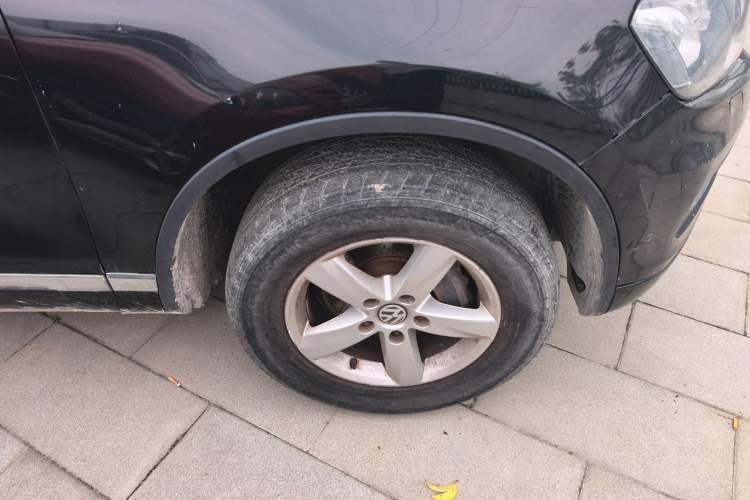 Used Volkswagen Touareg 2011 3.0 TSI Standard Version Right Front Wheel Hub