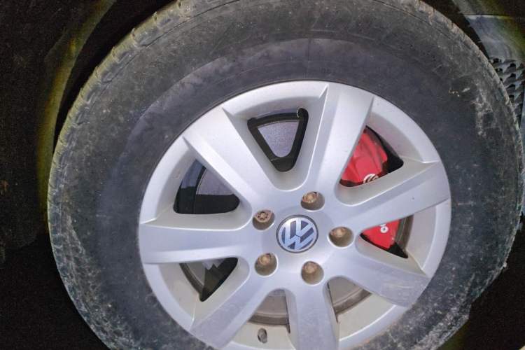 Used Volkswagen Touareg 2011 3.0 TSI Standard Version Right Front Wheel Hub