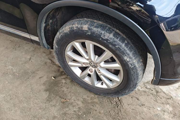Used Volkswagen Touareg 2011 3.0 TSI High-End Version Right Front Wheel Hub