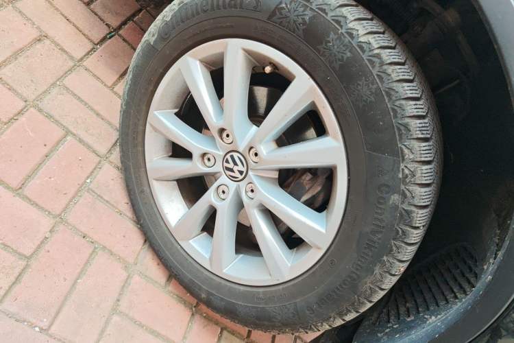 Used Volkswagen Touareg 2011 3.0 TSI High-End Version Right Front Wheel Hub
