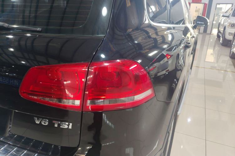 Used Volkswagen Touareg 2011 3.0 TSI Comfort Version Right Rear Taillight