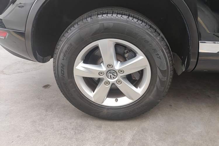 Used Volkswagen Touareg 2011 3.0 TSI Comfort Version Right Rear Wheel Hub