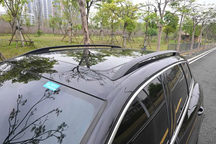 Used Volkswagen Touareg 2011 3.0 TSI Comfort Version Roof