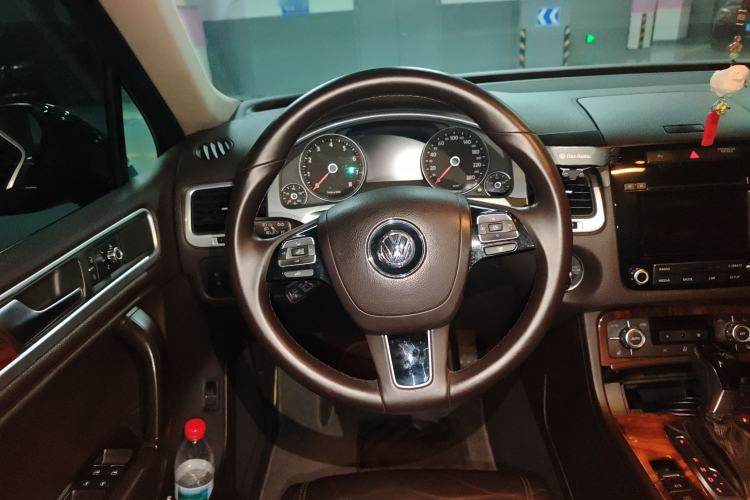 Used Volkswagen Touareg 2011 3.0 TSI Standard Version Steering Wheel