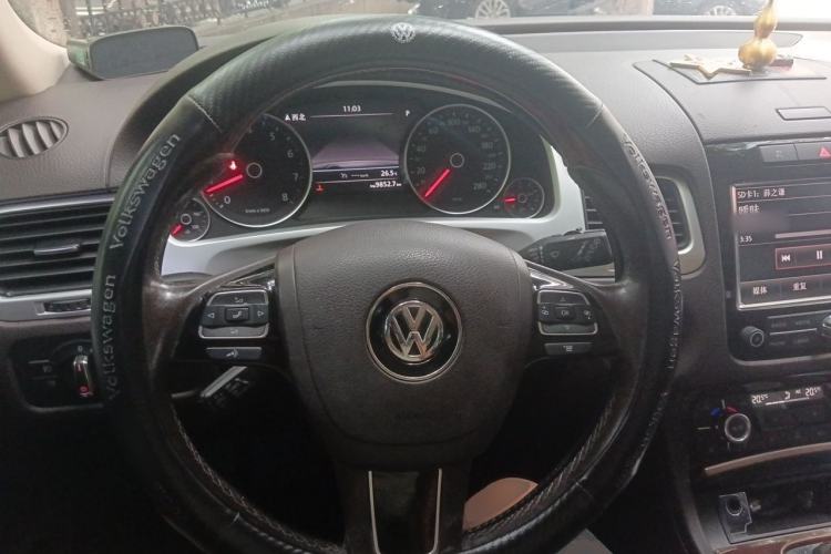 Used Volkswagen Touareg 2011 3.0 TSI Luxury Edition Steering Wheel