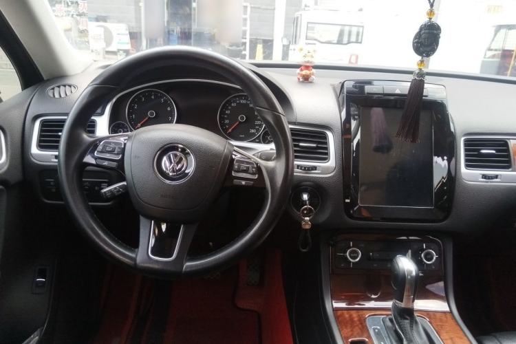 Used Volkswagen Touareg 2011 3.0 TSI Standard Version Steering Wheel