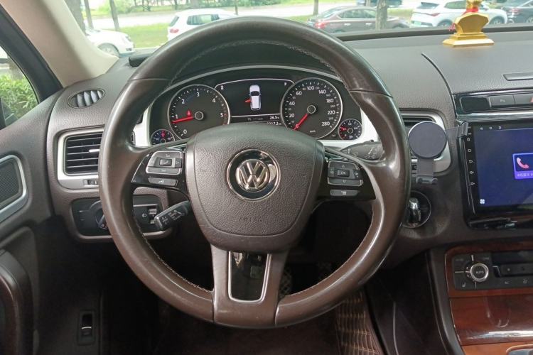 Used Volkswagen Touareg 2011 3.0 TDI Diesel Standard Version Steering Wheel