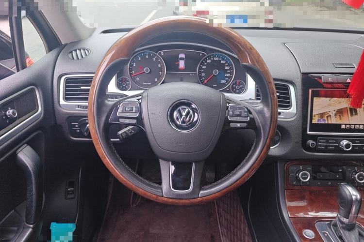 Used Volkswagen Touareg 2011 3.0 TSI Standard Version Steering Wheel