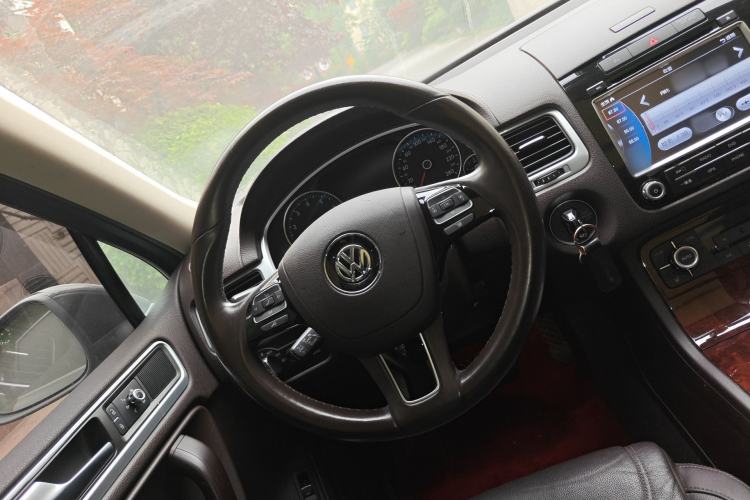 Used Volkswagen Touareg 2011 3.0 TSI Standard Version Steering Wheel