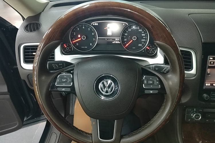 Used Volkswagen Touareg 2011 3.0 TSI Comfort Version Steering Wheel