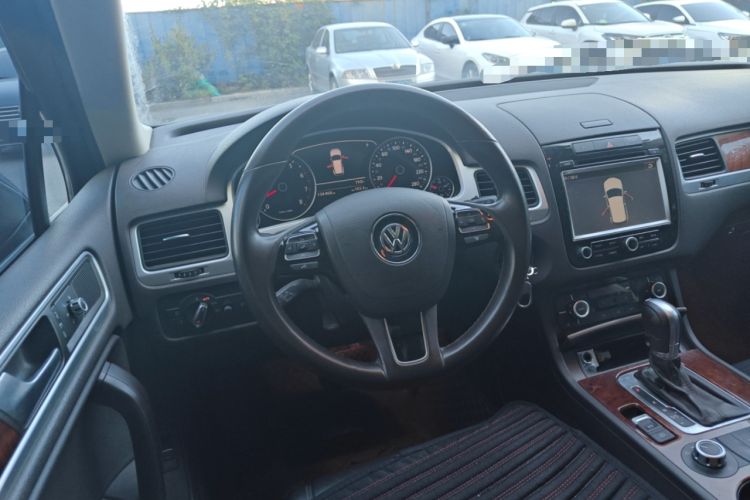 Used Volkswagen Touareg 2011 3.0 TSI Standard Version Steering Wheel