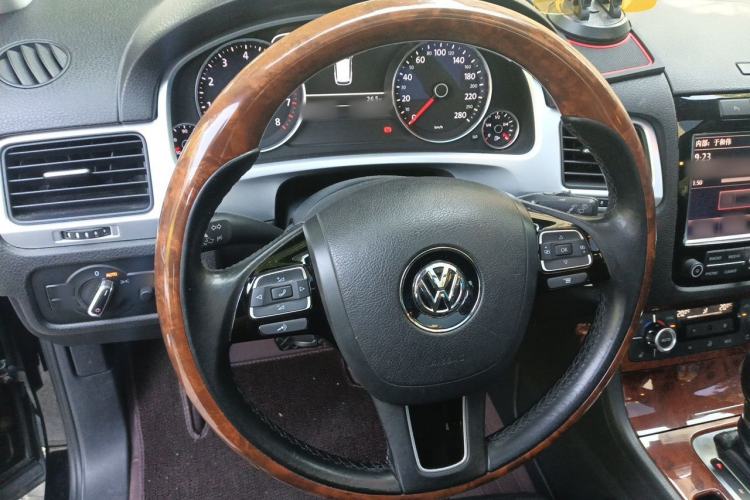 Used Volkswagen Touareg 2011 3.0 TSI Comfort Version Steering Wheel