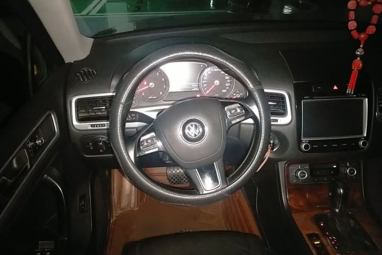 Used Volkswagen Touareg 2011 3.0 TSI Standard Version Steering Wheel