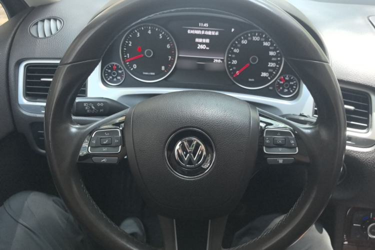 Used Volkswagen Touareg 2011 3.0 TSI Standard Version Steering Wheel