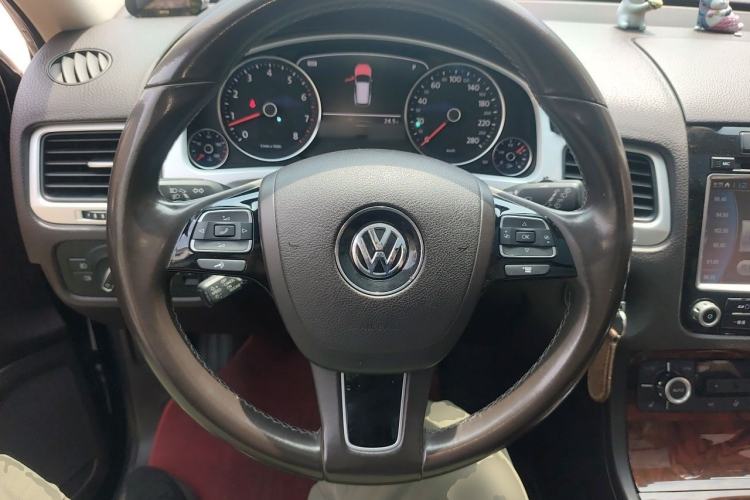Used Volkswagen Touareg 2011 3.0 TSI Standard Version Steering Wheel