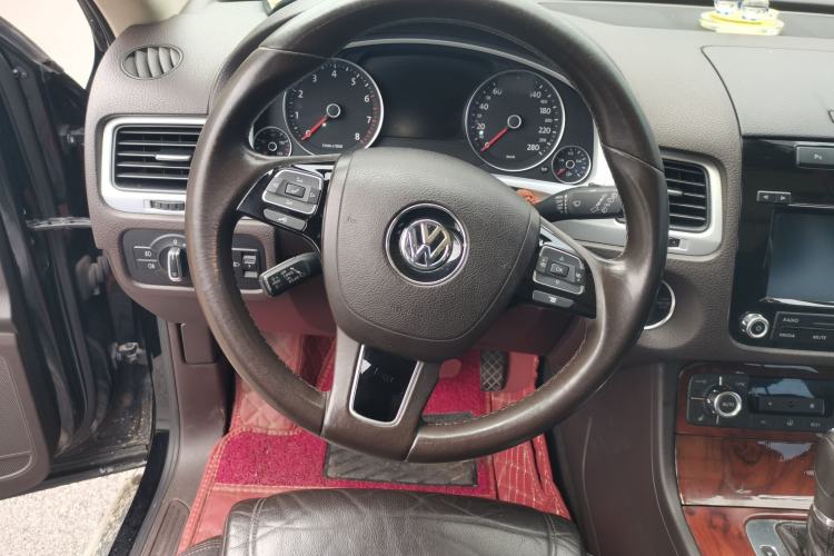 Used Volkswagen Touareg 2011 3.0 TSI Standard Version Steering Wheel