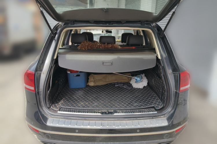 Used Volkswagen Touareg 2011 3.0 TSI Comfort Version Trunk