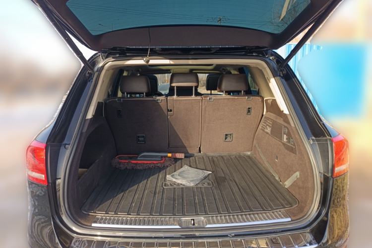Used Volkswagen Touareg 2011 3.0 TSI Comfort Version Trunk