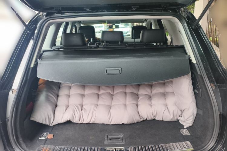 Used Volkswagen Touareg 2011 3.0 TSI Comfort Version Trunk
