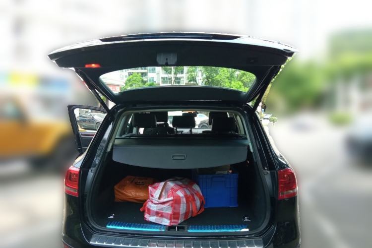 Used Volkswagen Touareg 2011 3.0 TSI Standard Version Trunk