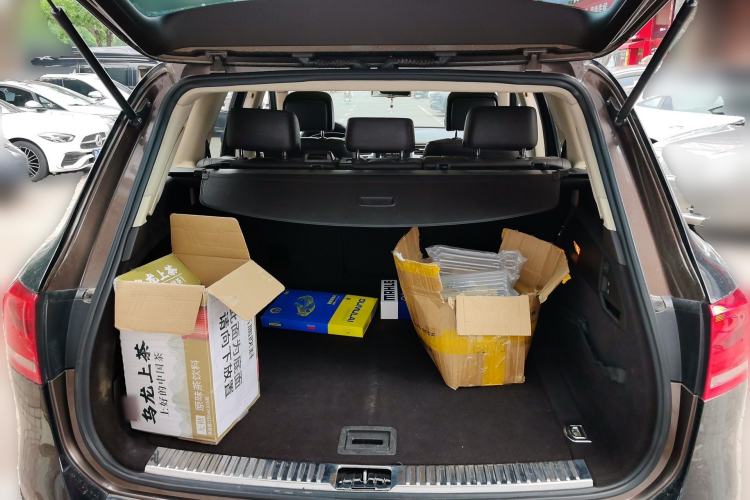 Used Volkswagen Touareg 2011 3.0 TSI Standard Version Trunk