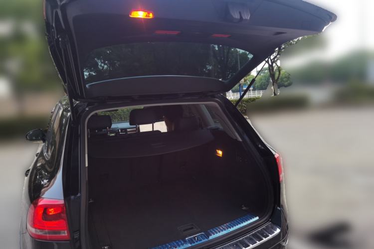 Used Volkswagen Touareg 2011 3.0 TSI Comfort Version Trunk
