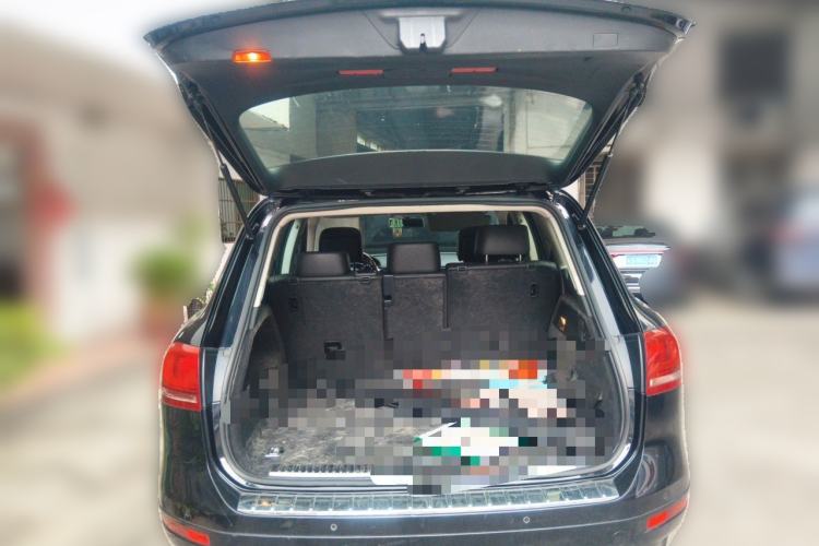 Used Volkswagen Touareg 2011 3.0 TDI Diesel Comfort Version Trunk