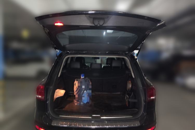 Used Volkswagen Touareg 2011 3.0 TSI Comfort Version Trunk